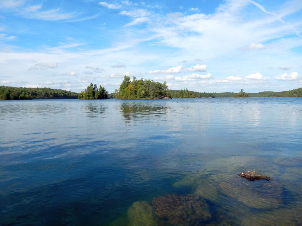 Le lac Gould vue de Point Spur. Par Petersent - Travail personnel, CC0, 