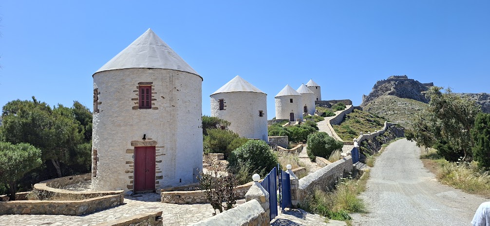 Les moulins de Panteli, île de Léros, Dodécanèse, Grèce. Photo © Daniel Desjardins