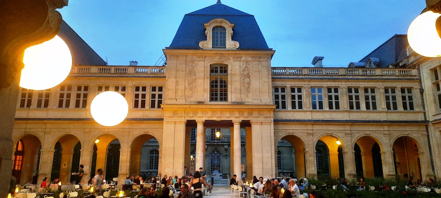 La cour intérieure du Musée Carnavalet dans le quartier du Marais à Paris. Photo © Daniel Desjardins