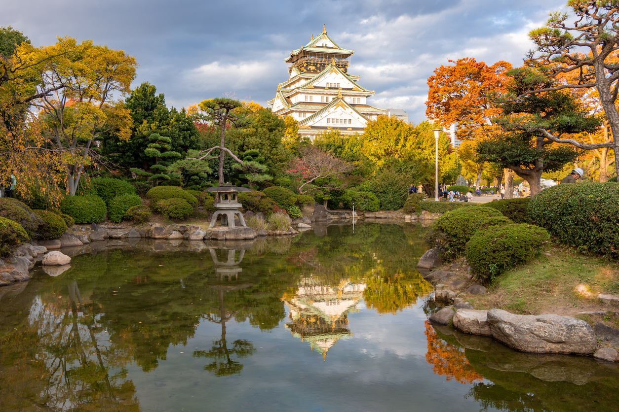 Le parc du château d'Osaka, Japon | © iStock / Elena Zolotova
