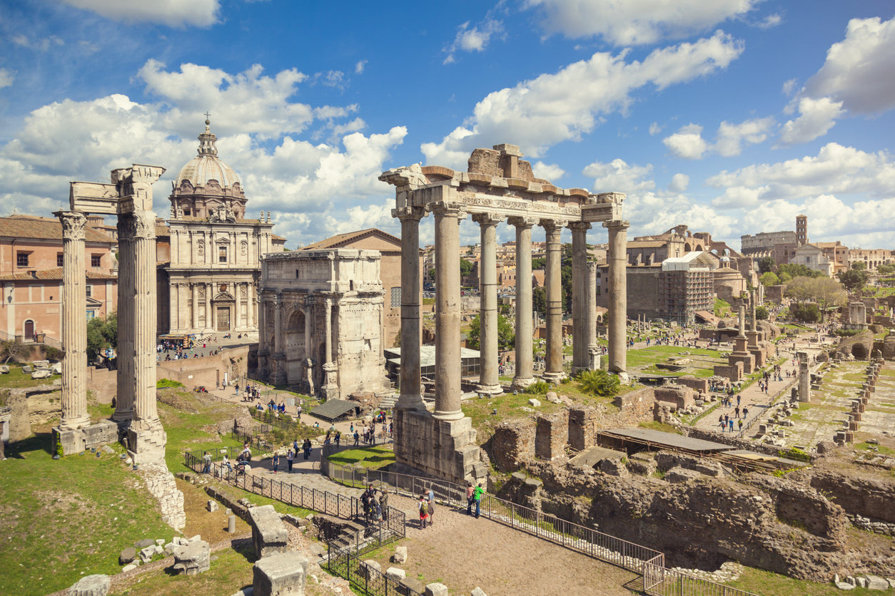 Forum romain, Rome, Italie.  © iStock / Michal Krakowiak