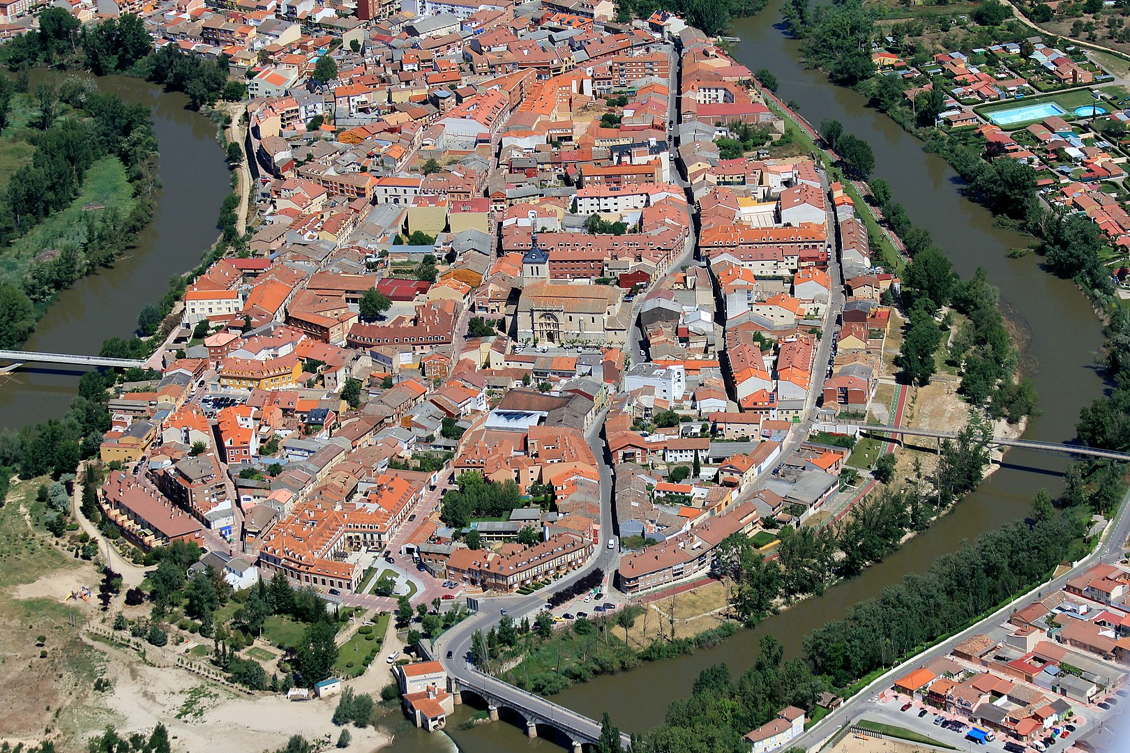 La ville de Tudela de Duero - Trabajo propio, CC BY-SA 4.0, https://commons.wikimedia.org/w/index.php?curid=49919972