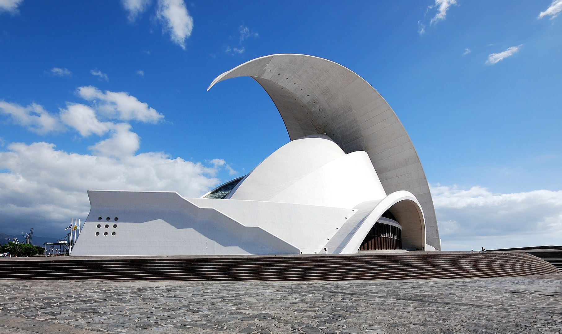 Auditorium de Santa Cruz de Tenerife, de l'architecte Santiago Calatrava. Par Wladyslaw, CC BY-SA 3.0