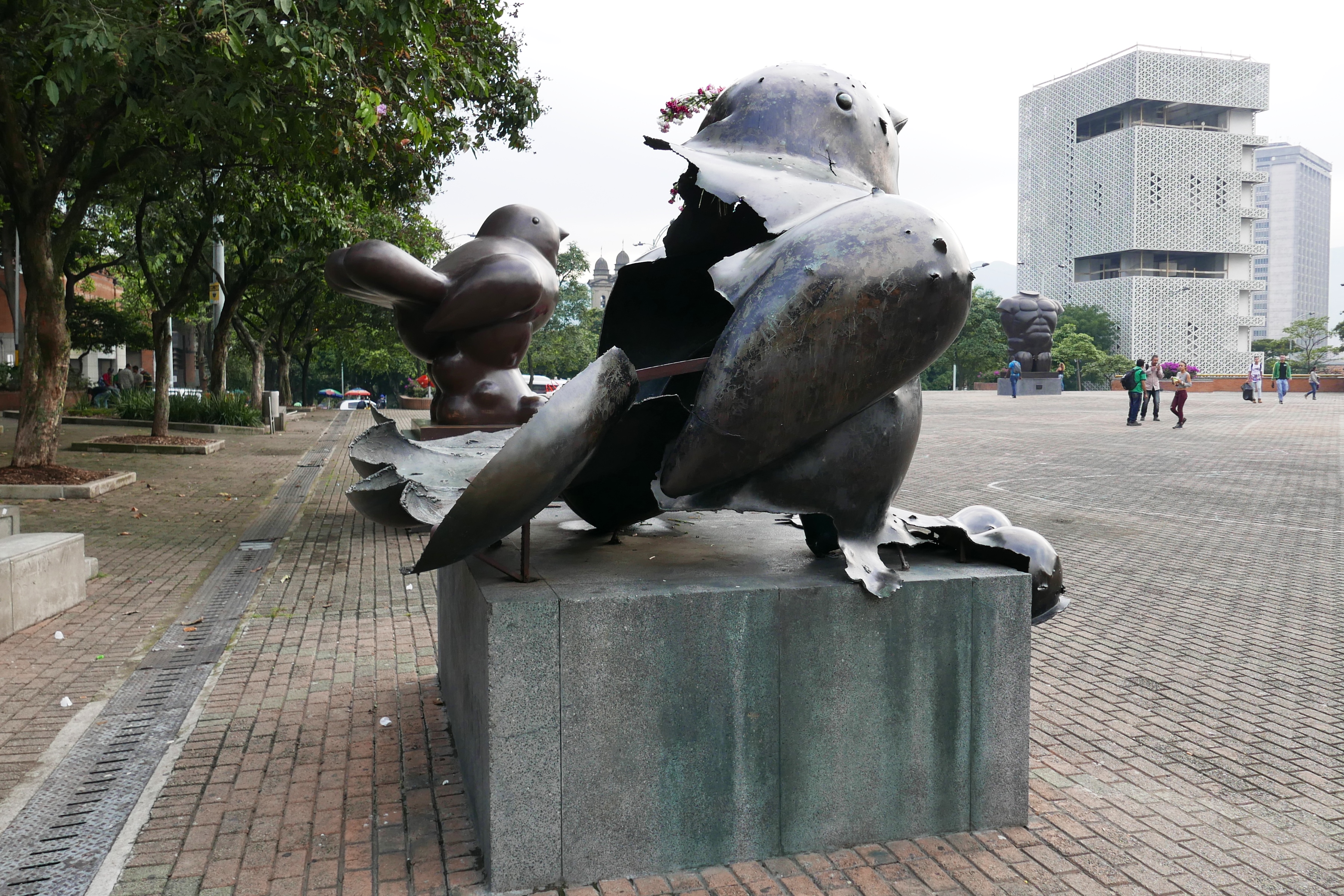 Los Pájaros de la Paz, les oiseaux de la paix, de Botero, à Medellin © Marc Rigole