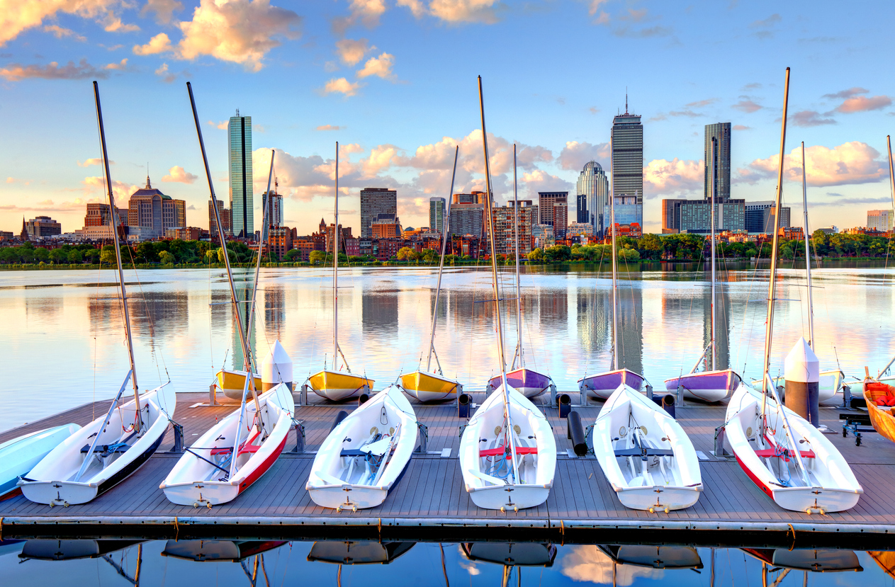  La Charles River à Boston © iStock / DenisTangneyJr