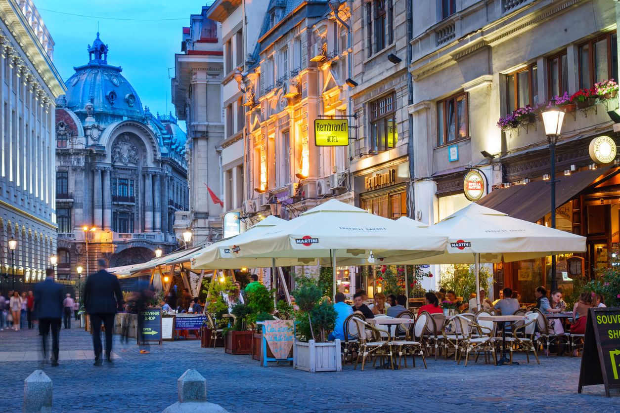  Bucarest, capitale de la Roumanie © iStock / benedek