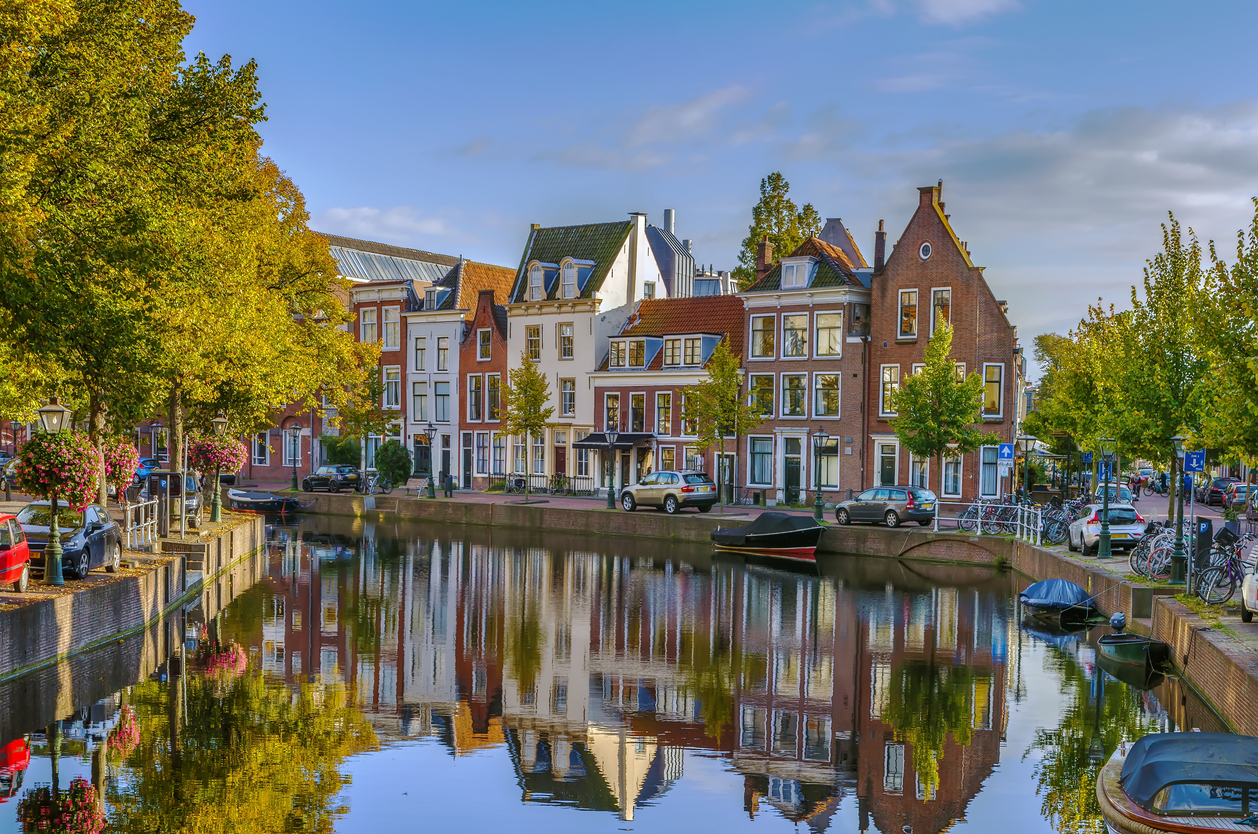 Leiden aux Pays-Bas, une des 101 perles méconnues d'Europe © iStock / :Borisb17