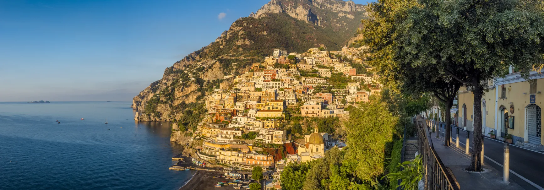 Positano, côte amalfitaine, péninsule de Sorrrente, Campanie, Italie © iStock / Don White