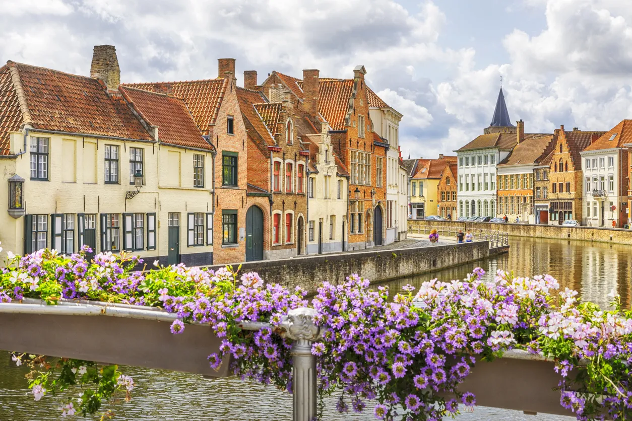 Vue de Bruges en Belgique © iStock / tunart