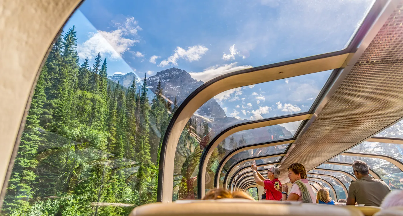 Voyage en train avec le Rocky Mountaineer - photo © iStock-Richard Jacyno