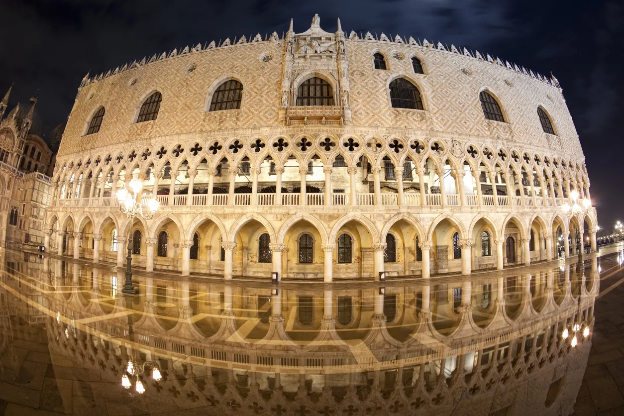 Palais des doges et l'acqua alta, Venise
© iStock/Fitzer