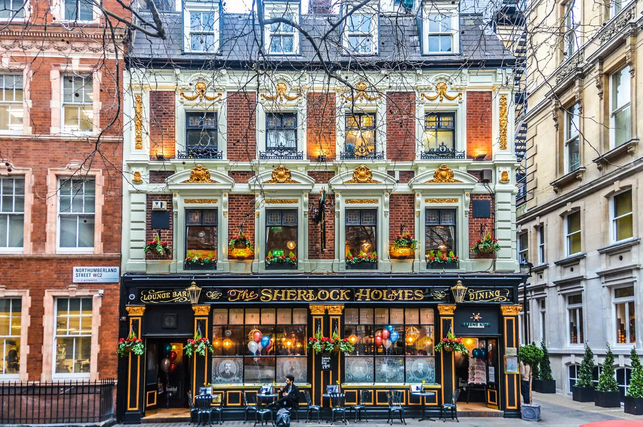 Le  Sherlock Holmes Pub à Londres; non pas que son créateur Arthur Conan Doyle le fréquenta, mais parce qu'on y tint une expo sur le célèbre détective © iStock / Starcevic