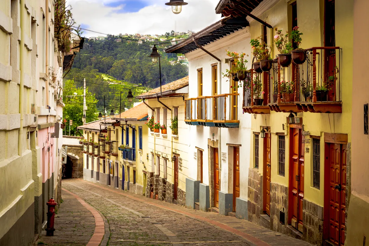 L'élégante rue Ronda à Quito, capitale de l'Équateur - photo © iStock-pxhidalgo