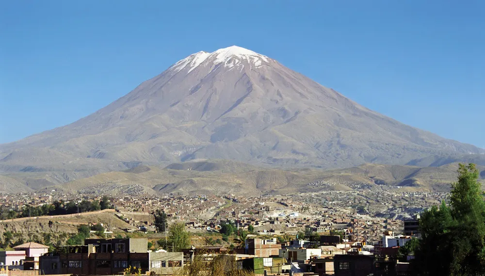 Vue sur le Volcán Misti depuis Arequipa.  | © iStockphoto.com/rcaucino