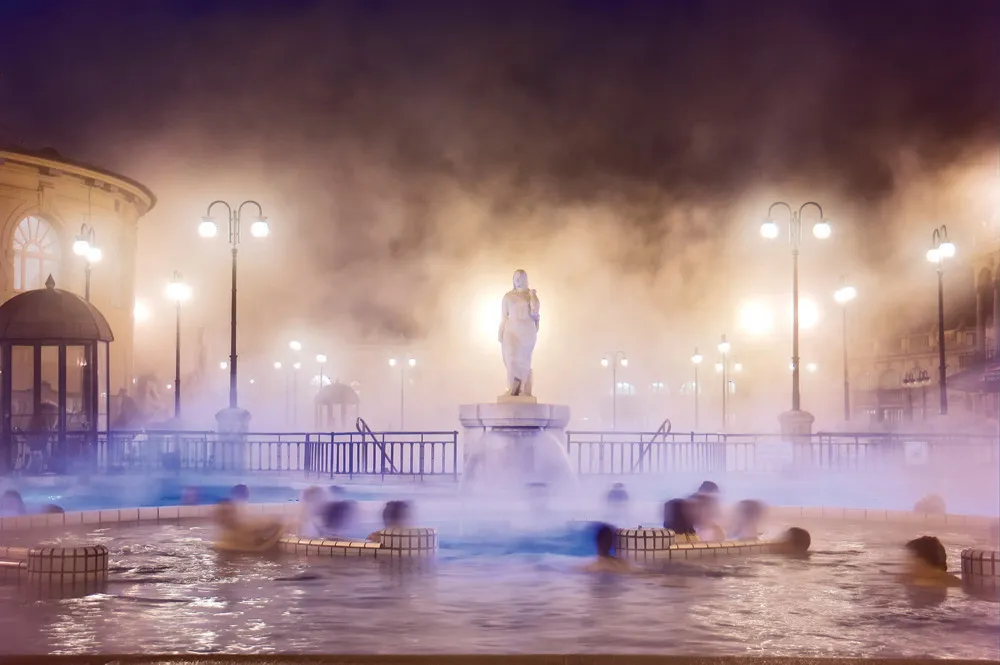 Thermes Széchenyi, Budapest, Hongrie | iStockphoto.com/Bamboome